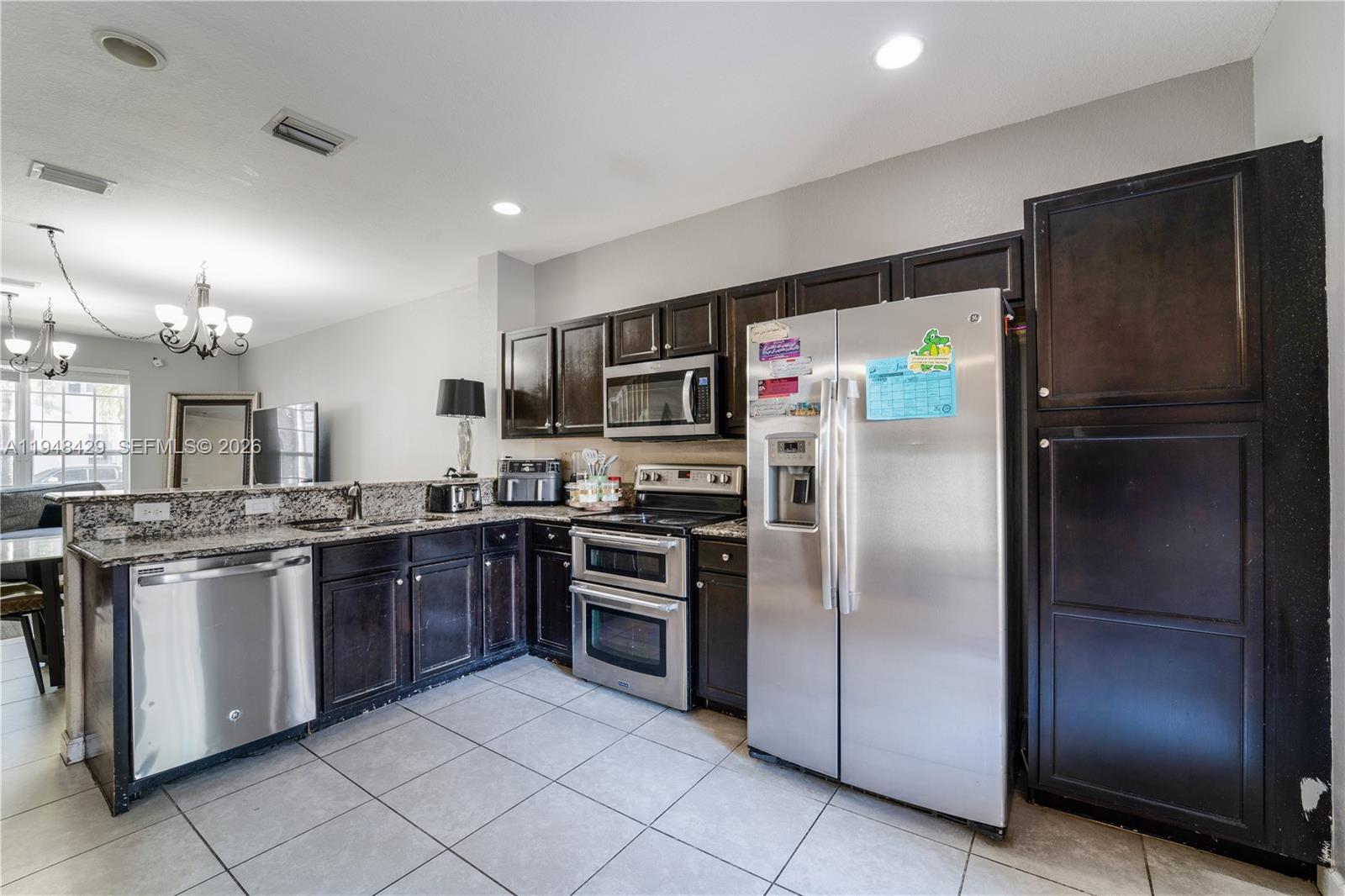 KENDALL COMMONS TOWNHOMES - Residential