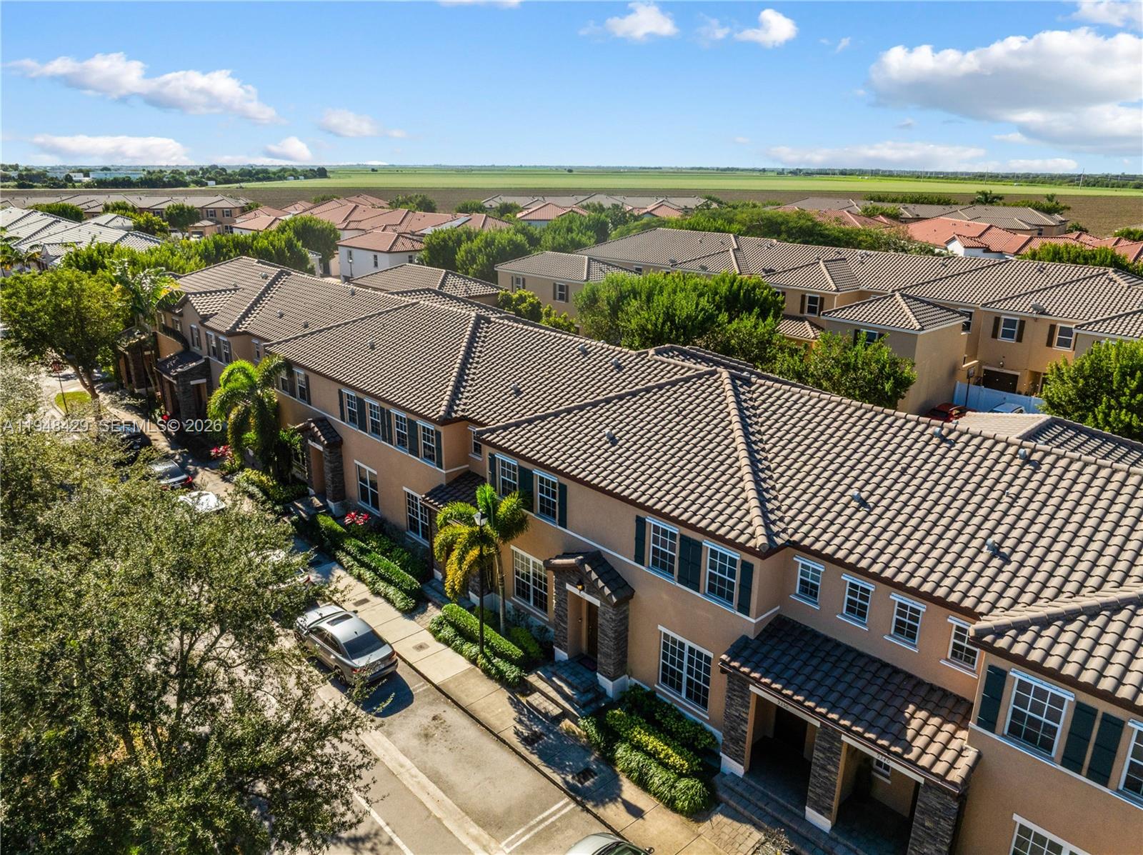 KENDALL COMMONS TOWNHOMES - Residential