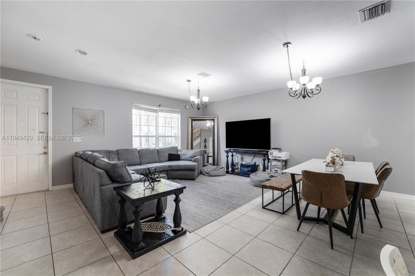 KENDALL COMMONS TOWNHOMES - Residential