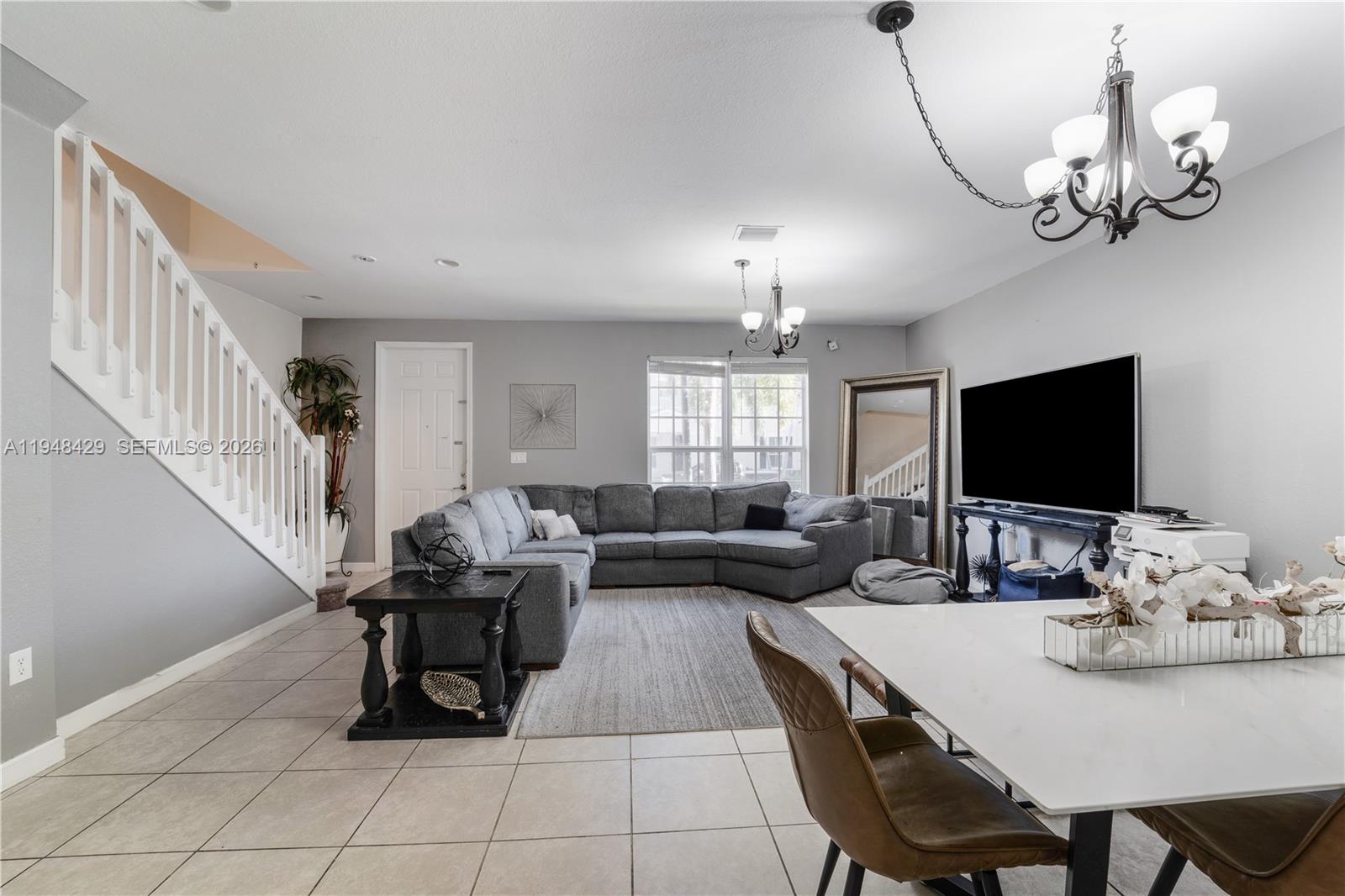 KENDALL COMMONS TOWNHOMES - Residential