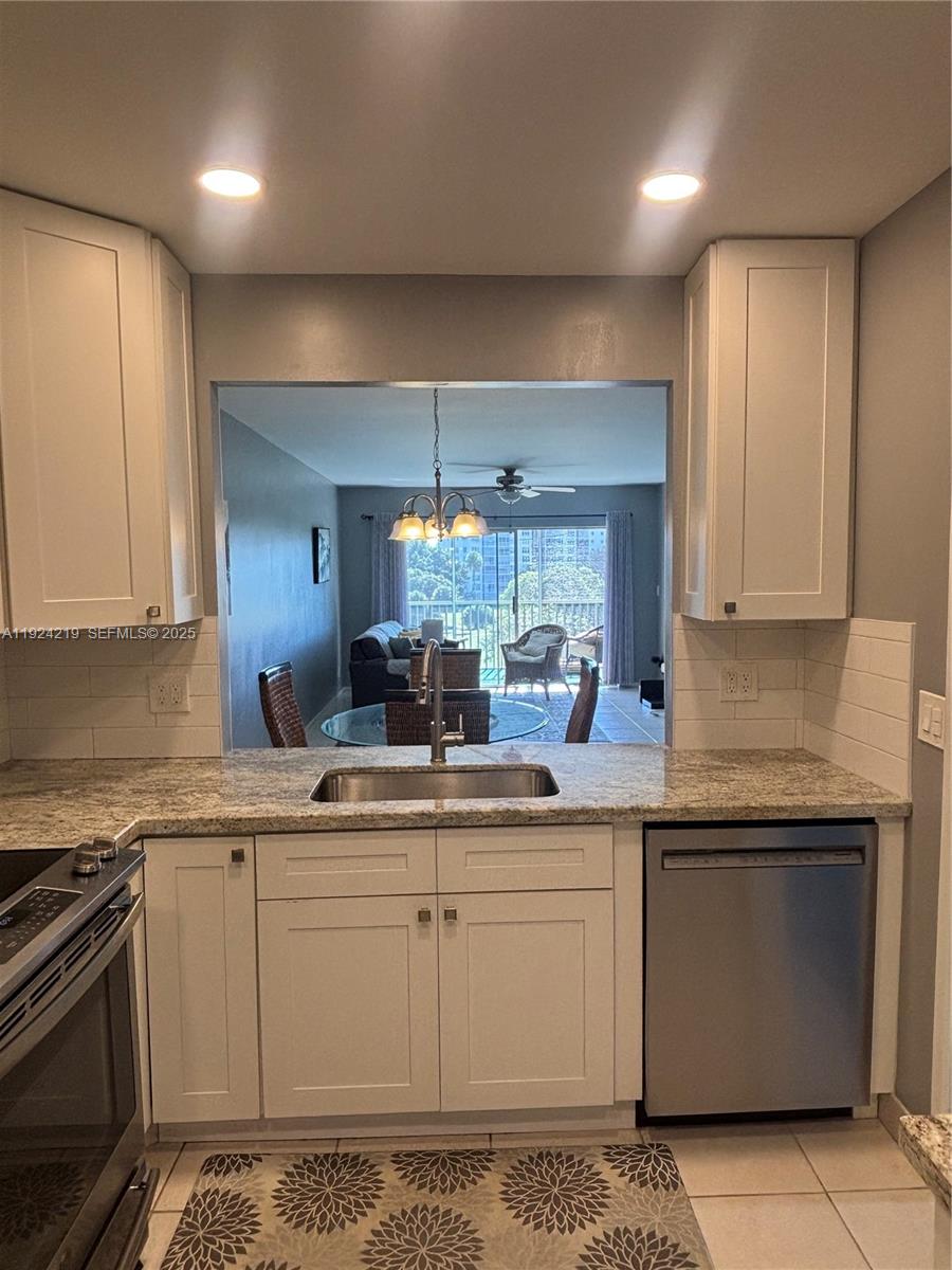 2900 N Palm Aire Dr 409