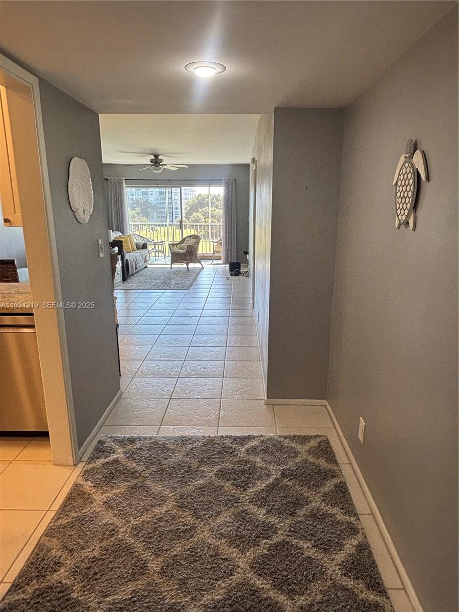 2900 N Palm Aire Dr 409