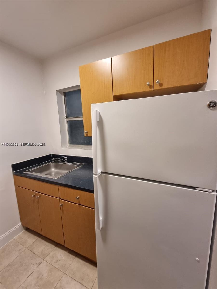 BISCAYNE COVE CONDO - Residential