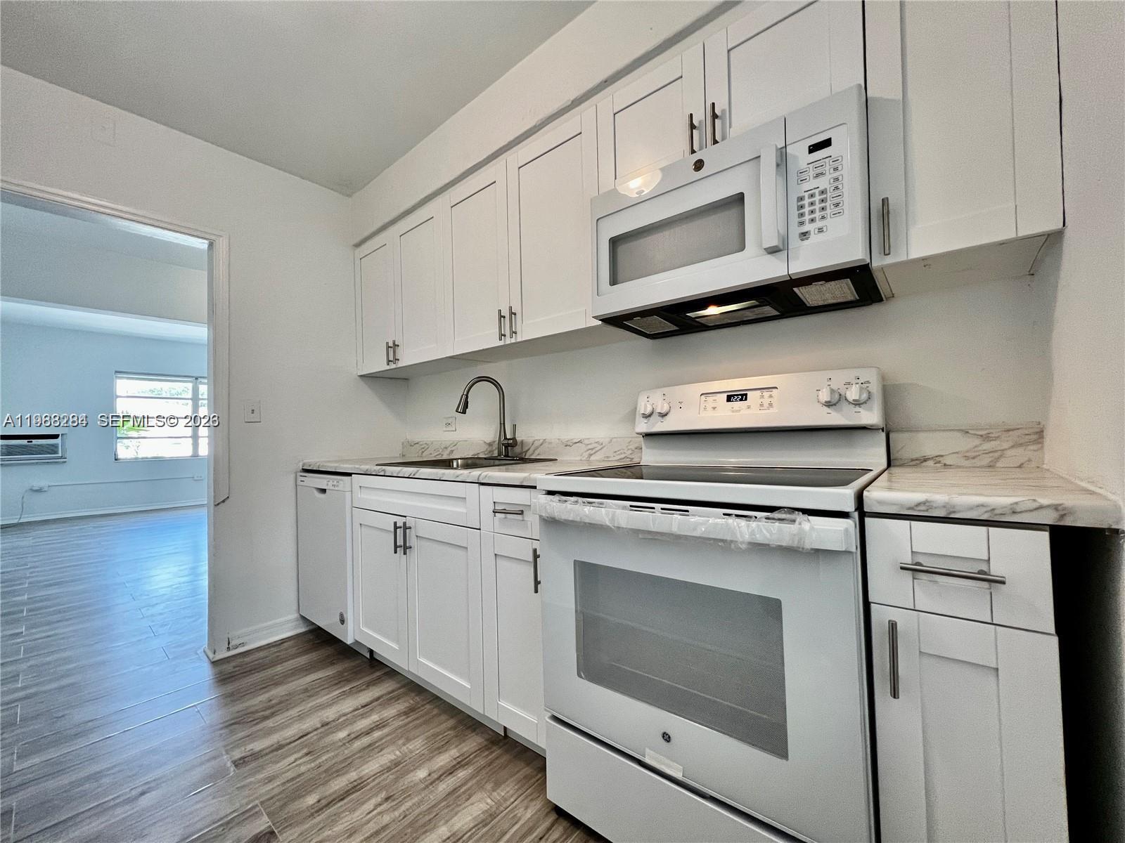 COLONIAL PLAZA CONDO - Residential