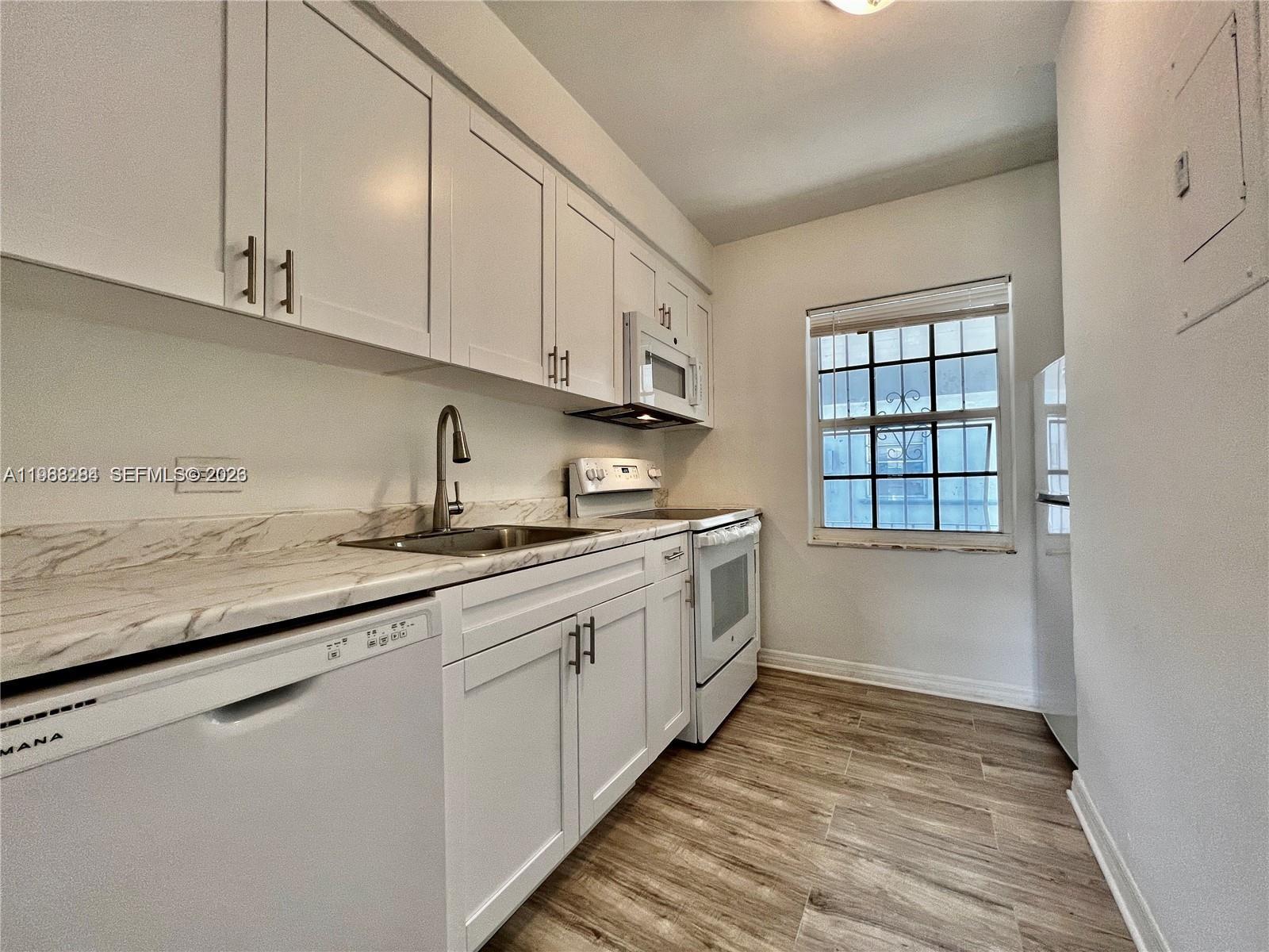 COLONIAL PLAZA CONDO - Residential