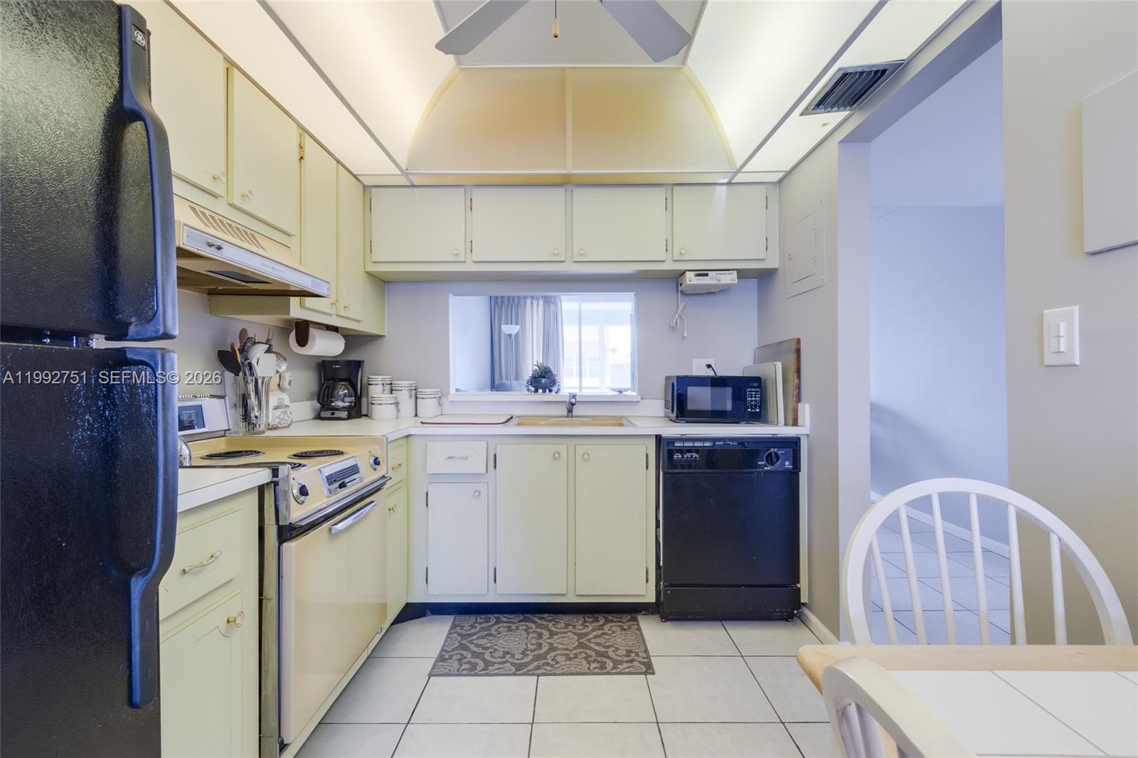 ISLAND CLUB ONE CONDO - Residential