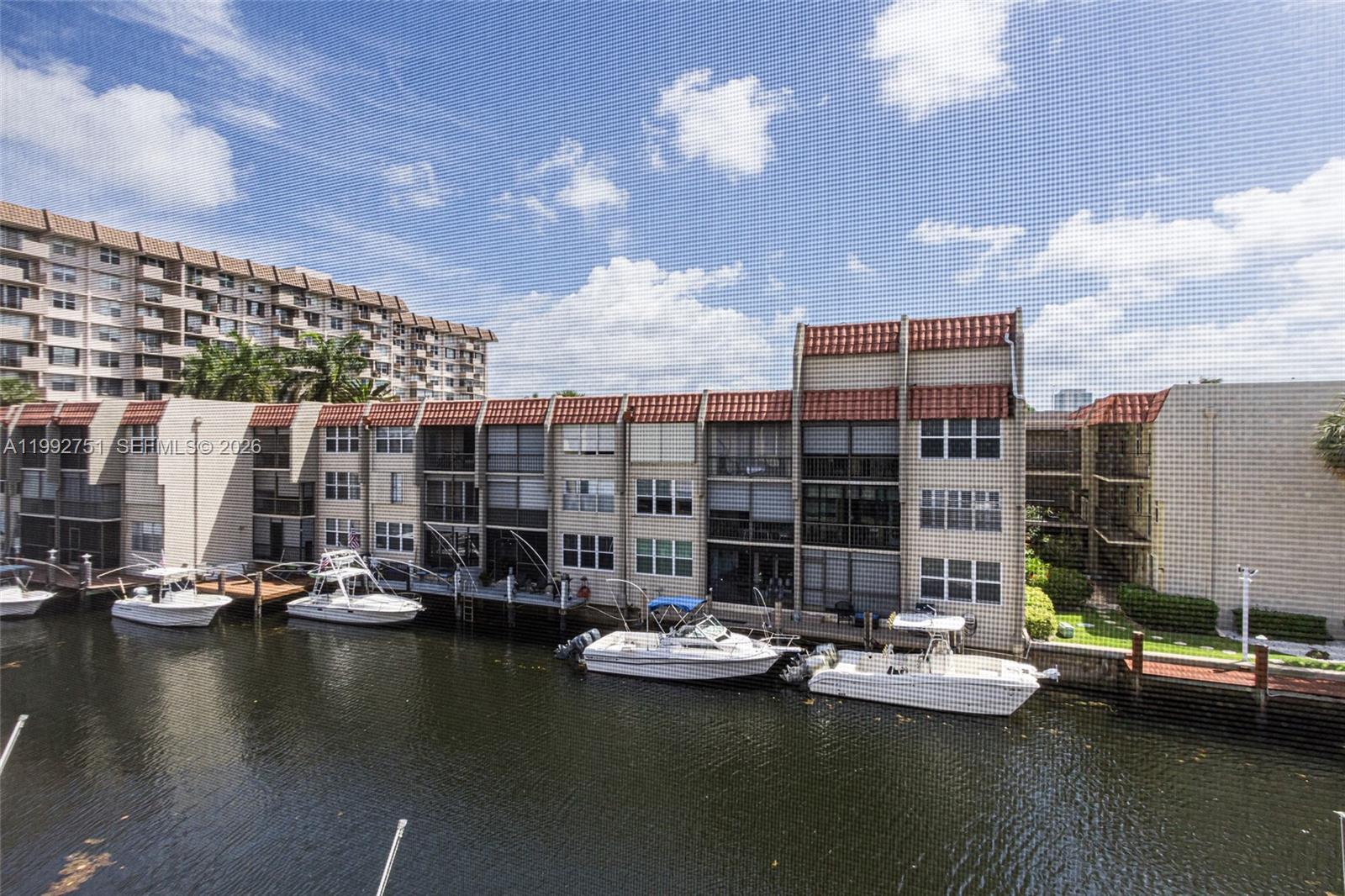 ISLAND CLUB ONE CONDO - Residential