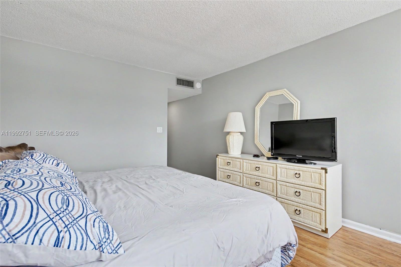 ISLAND CLUB ONE CONDO - Residential