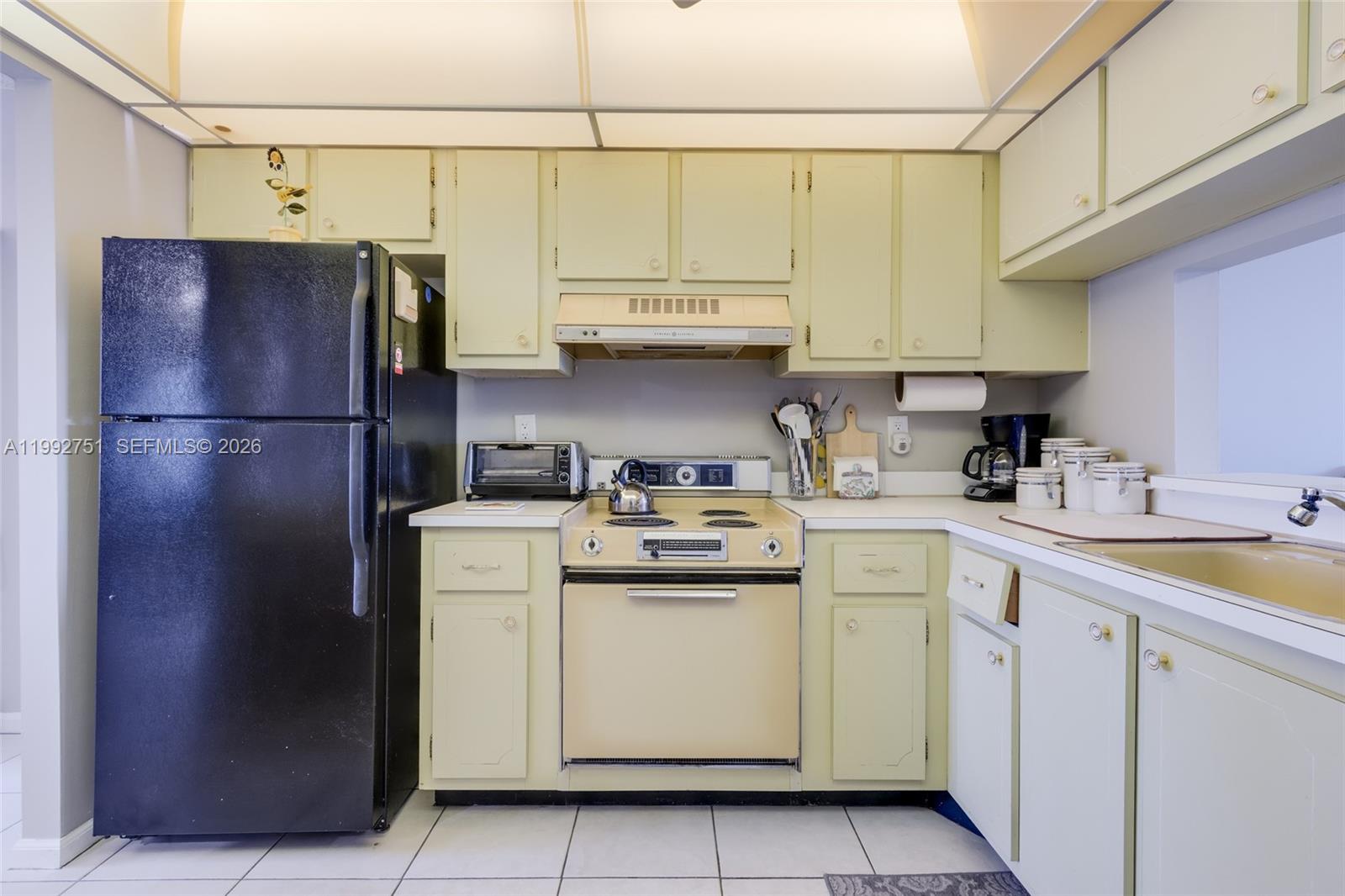 ISLAND CLUB ONE CONDO - Residential