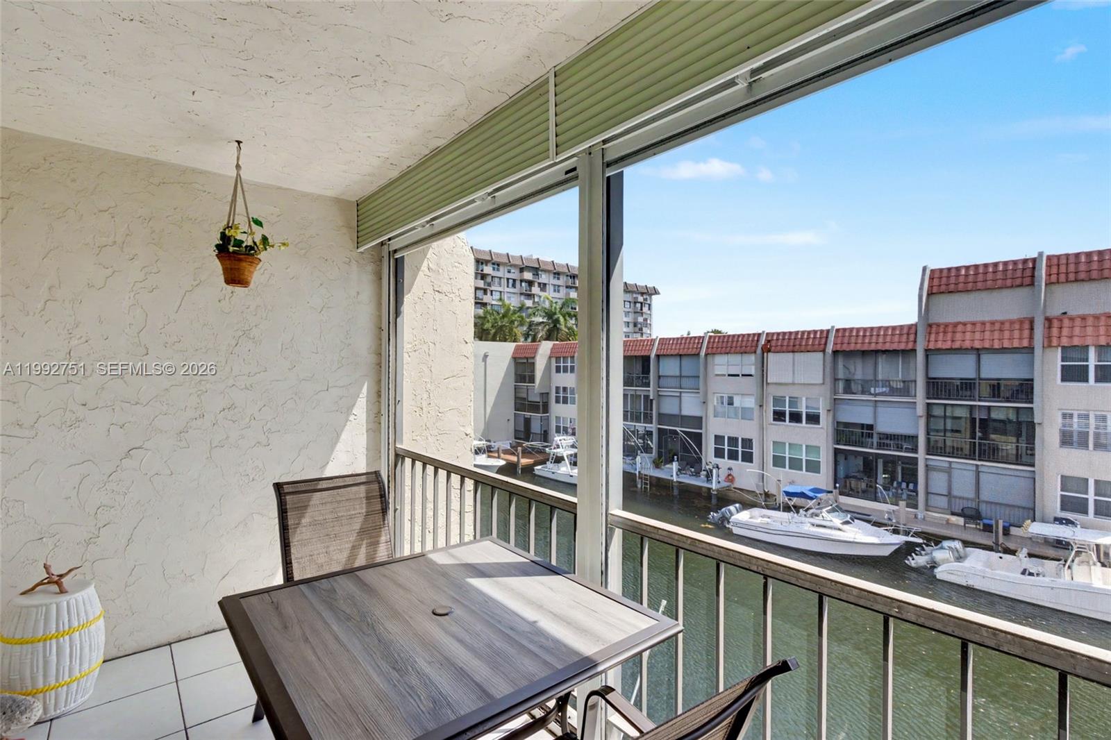 ISLAND CLUB ONE CONDO - Residential