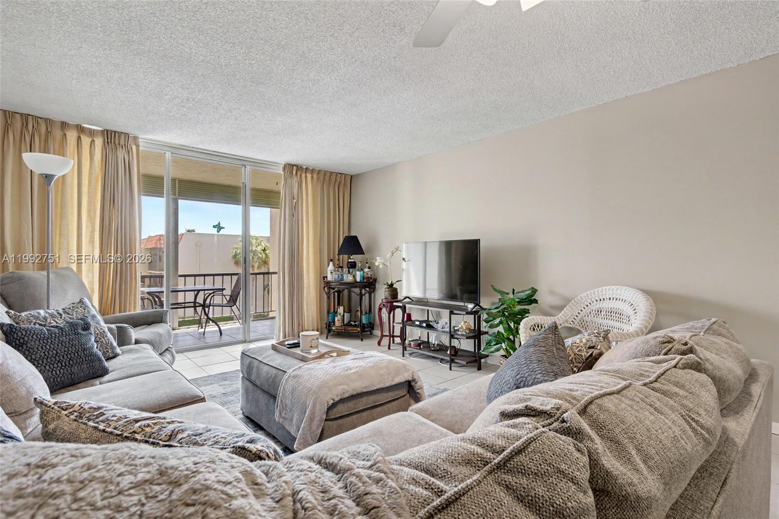 ISLAND CLUB ONE CONDO - Residential