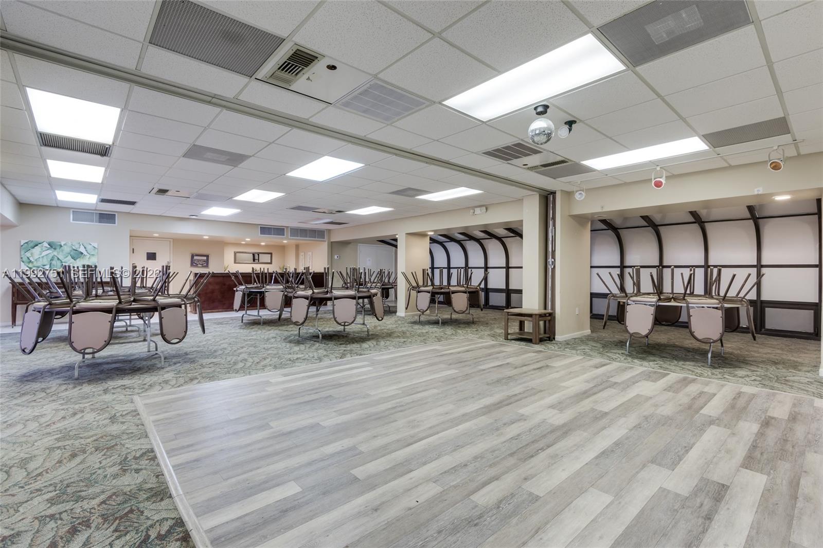 ISLAND CLUB ONE CONDO - Residential