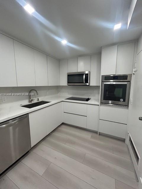 Waterfront Living - Fully Renovated & Furnished!
Discover the perfect blend of beauty and convenience in this completely renovated, move-in-ready 1 bed, 1 bath apartment. Nestled right on the intracoastal and overlooking the stunning Oleta River Park.
Inside, you'll find a spacious kitchen featuring quartz countertops, a cozy breakfast nook, and brand-new stainless-steel appliances - ideal for both everyday living and entertaining.
Building amenities include fully equipped fitness center, on-site beauty salon, and serene green spaces with waterfront vies right in the lobby. All this just one block from the beach and conveniently close to a top-rated K-8 School an unbeatable location for coastal living!
Association requires a 700+ credit score