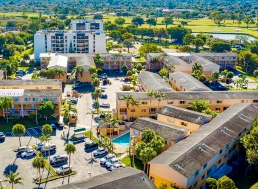 6235 Sw Kendale Lakes Cir 239, Miami, Broward County, Florida - 3 Bedrooms  
3 Bathrooms - 