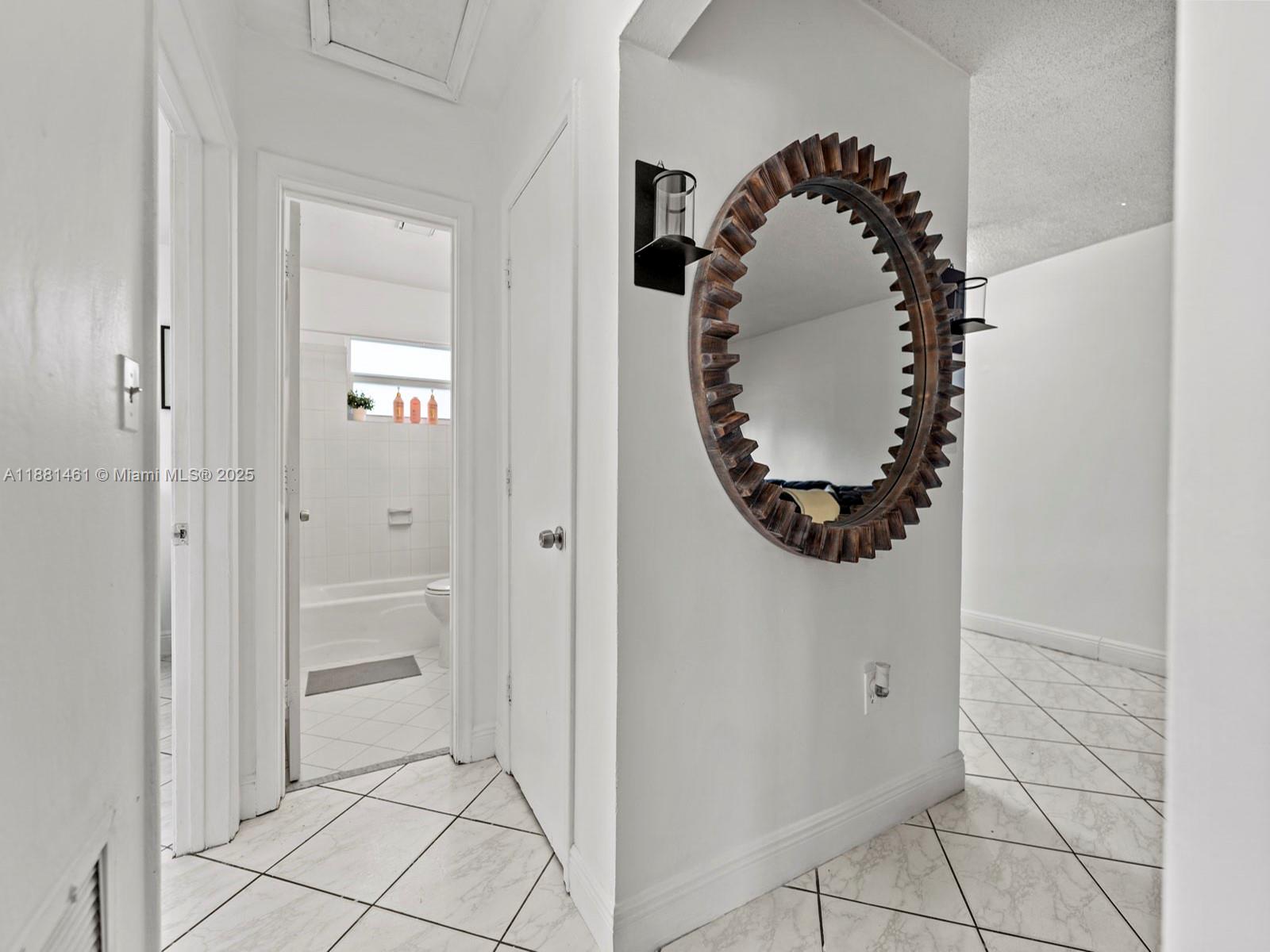 DAVIE HEIGHTS - Residential Lease