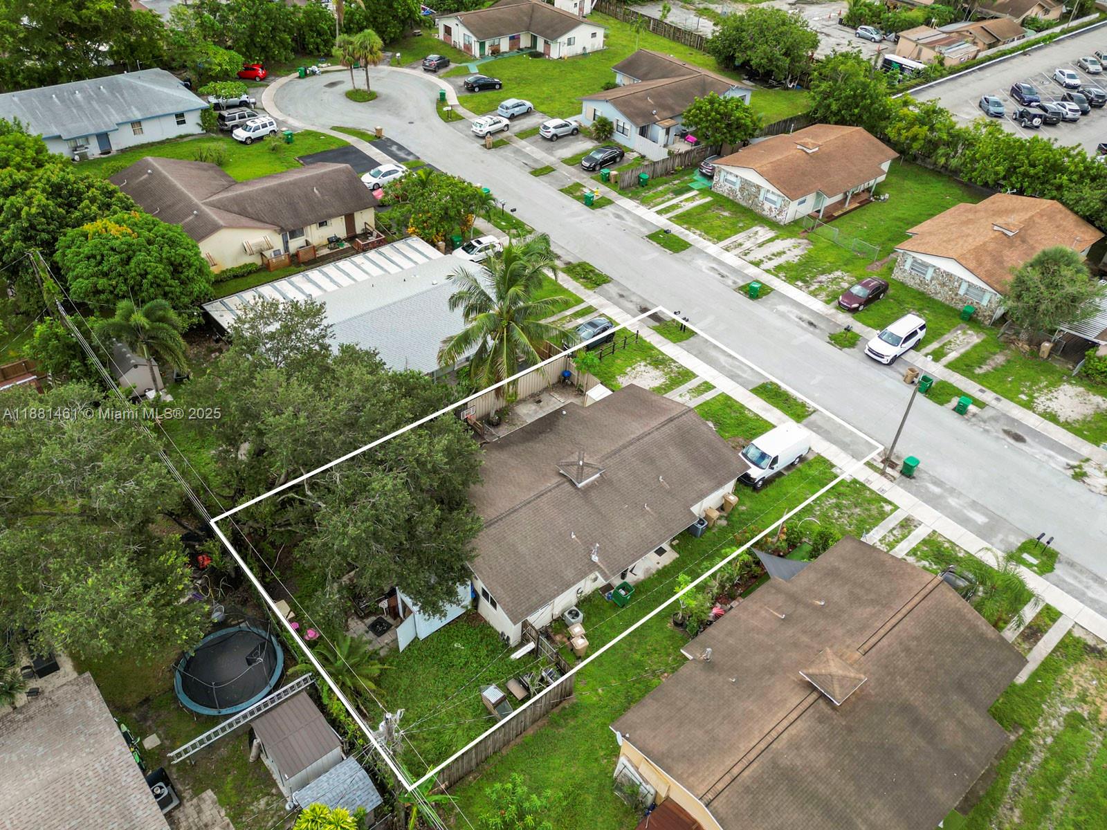 DAVIE HEIGHTS - Residential Lease
