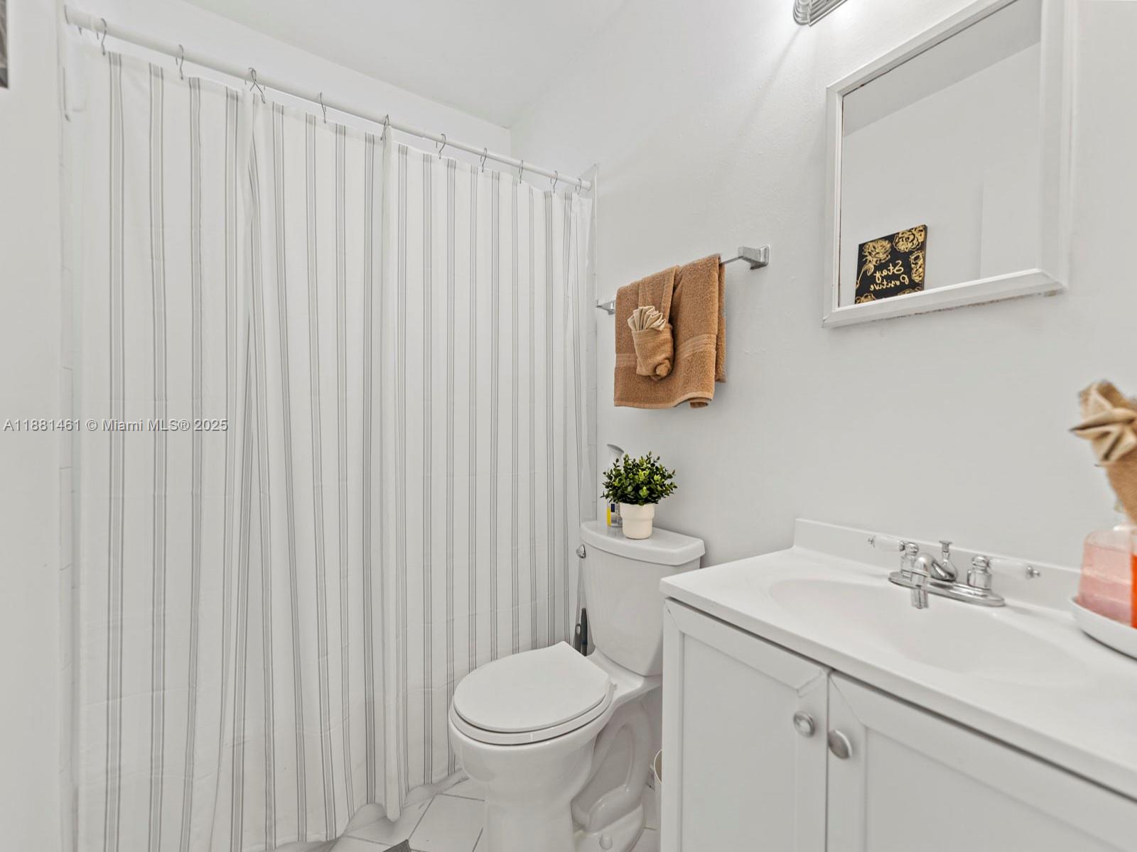 DAVIE HEIGHTS - Residential Lease