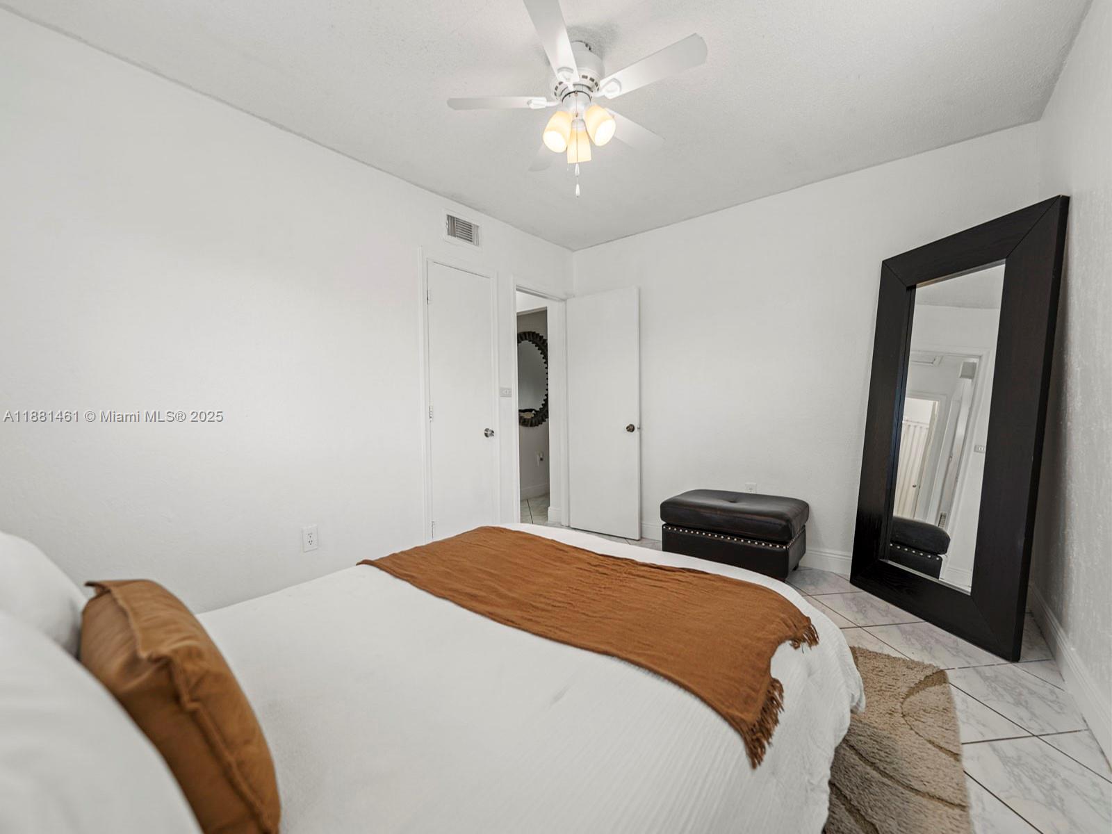 DAVIE HEIGHTS - Residential Lease
