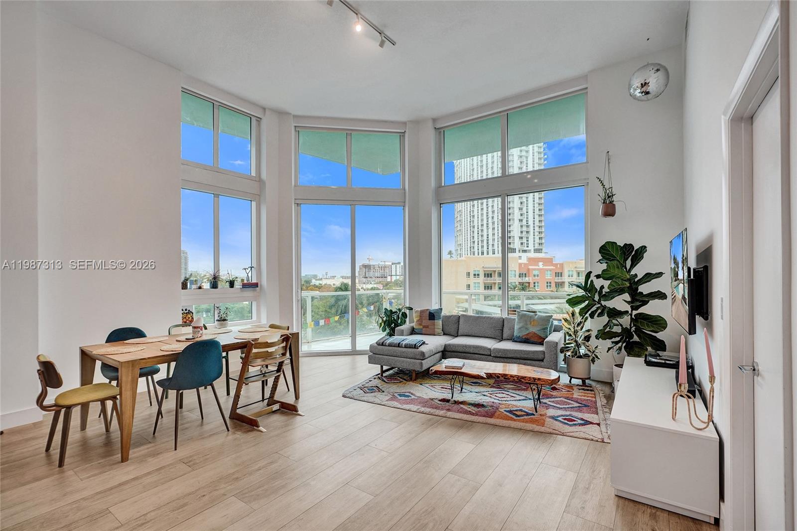 QUANTUM ON THE BAY CONDO - Residential