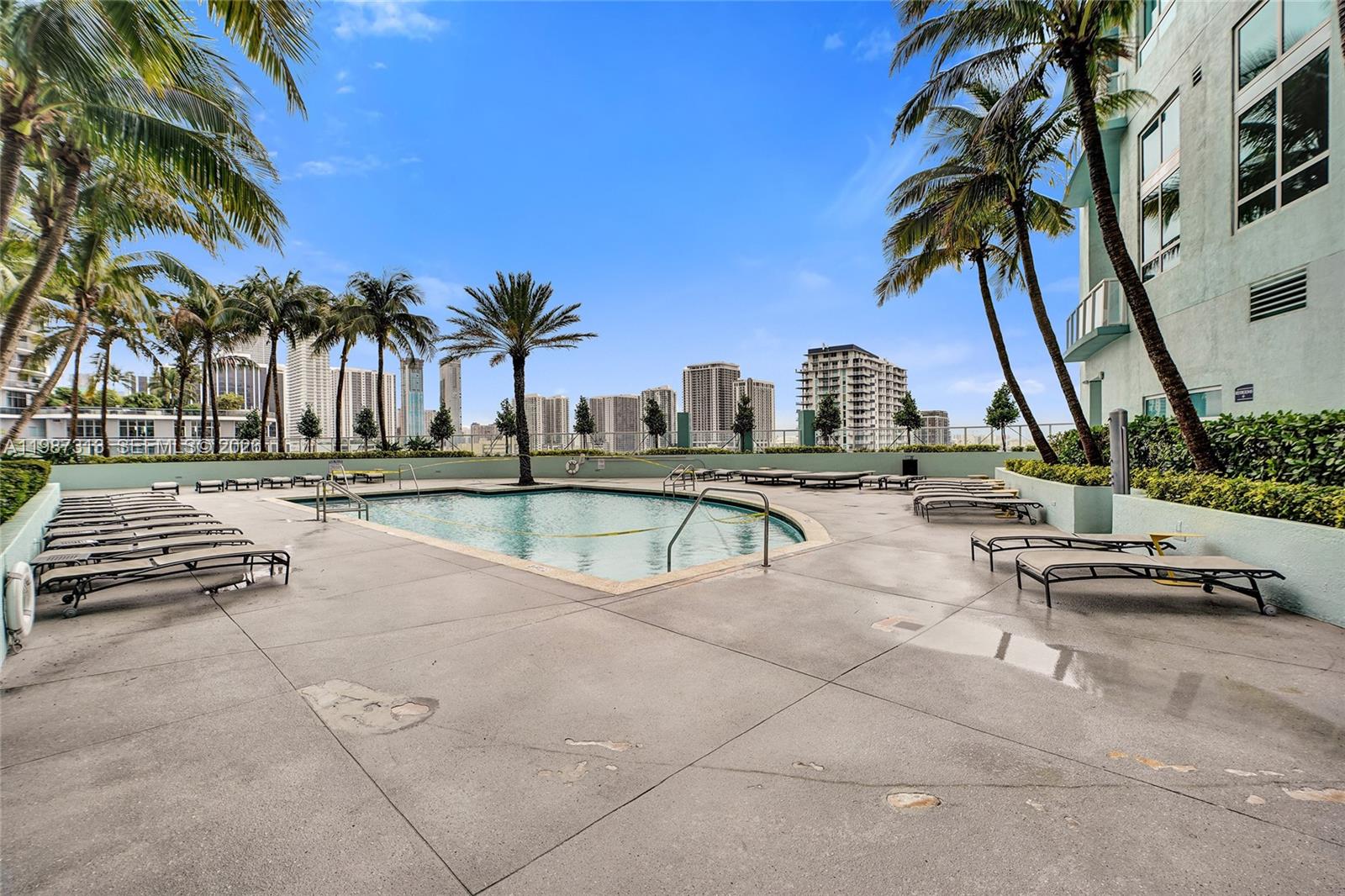 QUANTUM ON THE BAY CONDO - Residential