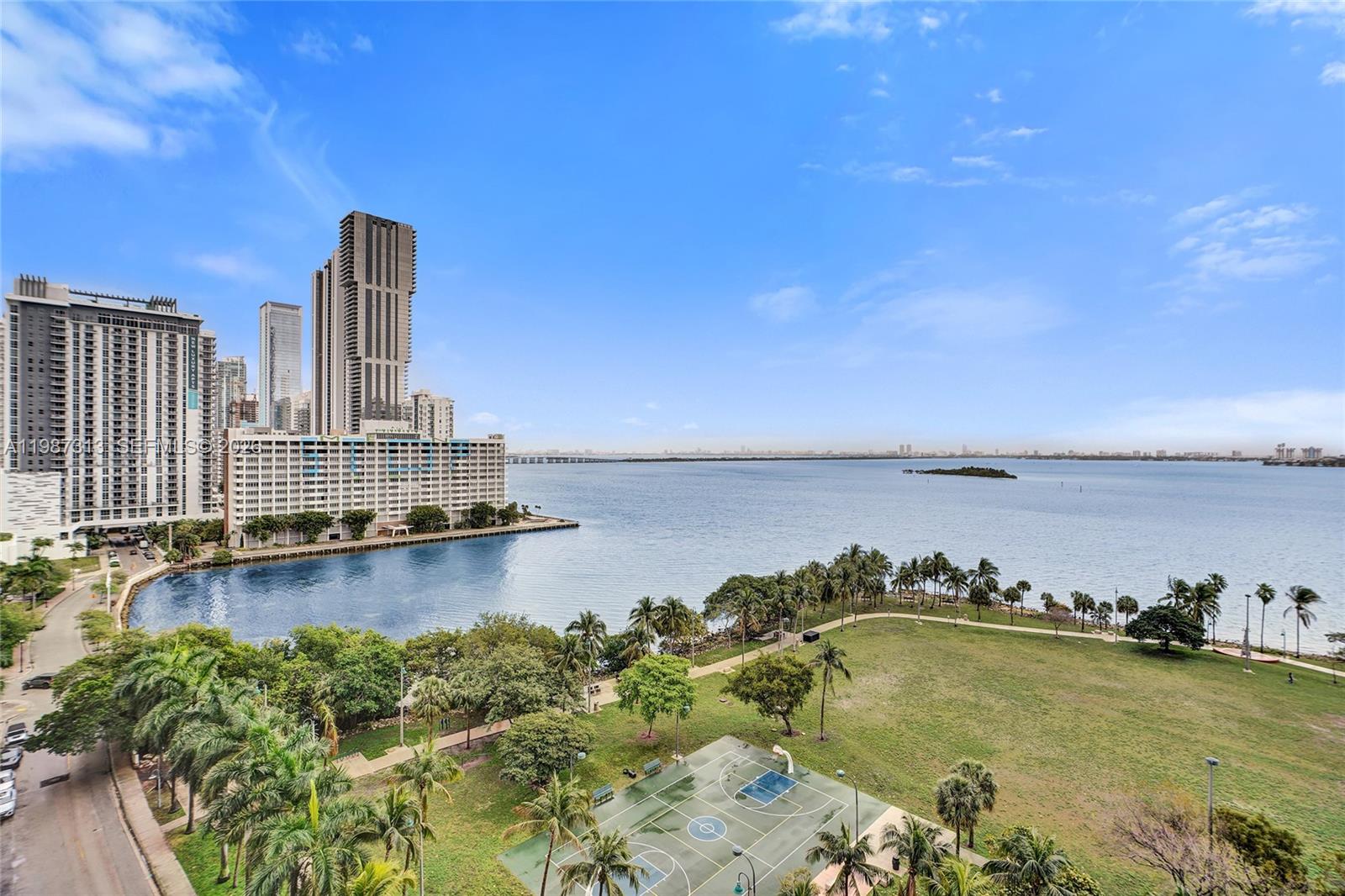 QUANTUM ON THE BAY CONDO - Residential