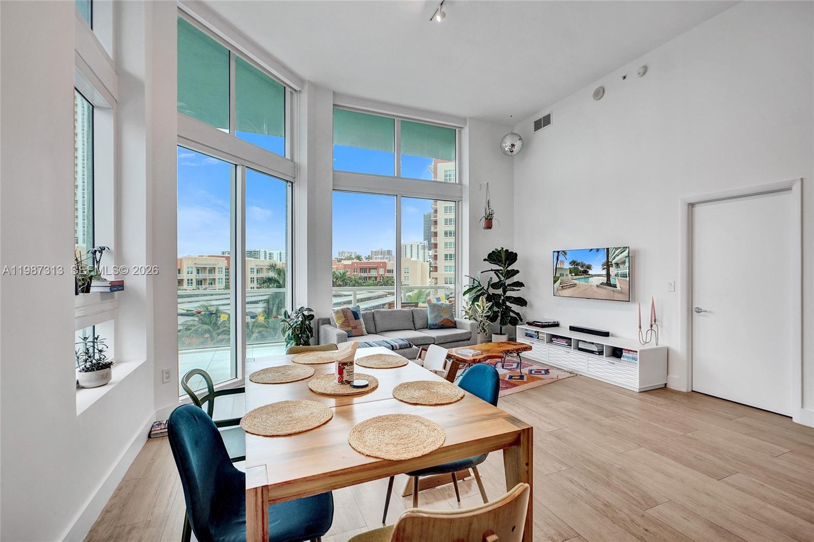 QUANTUM ON THE BAY CONDO - Residential