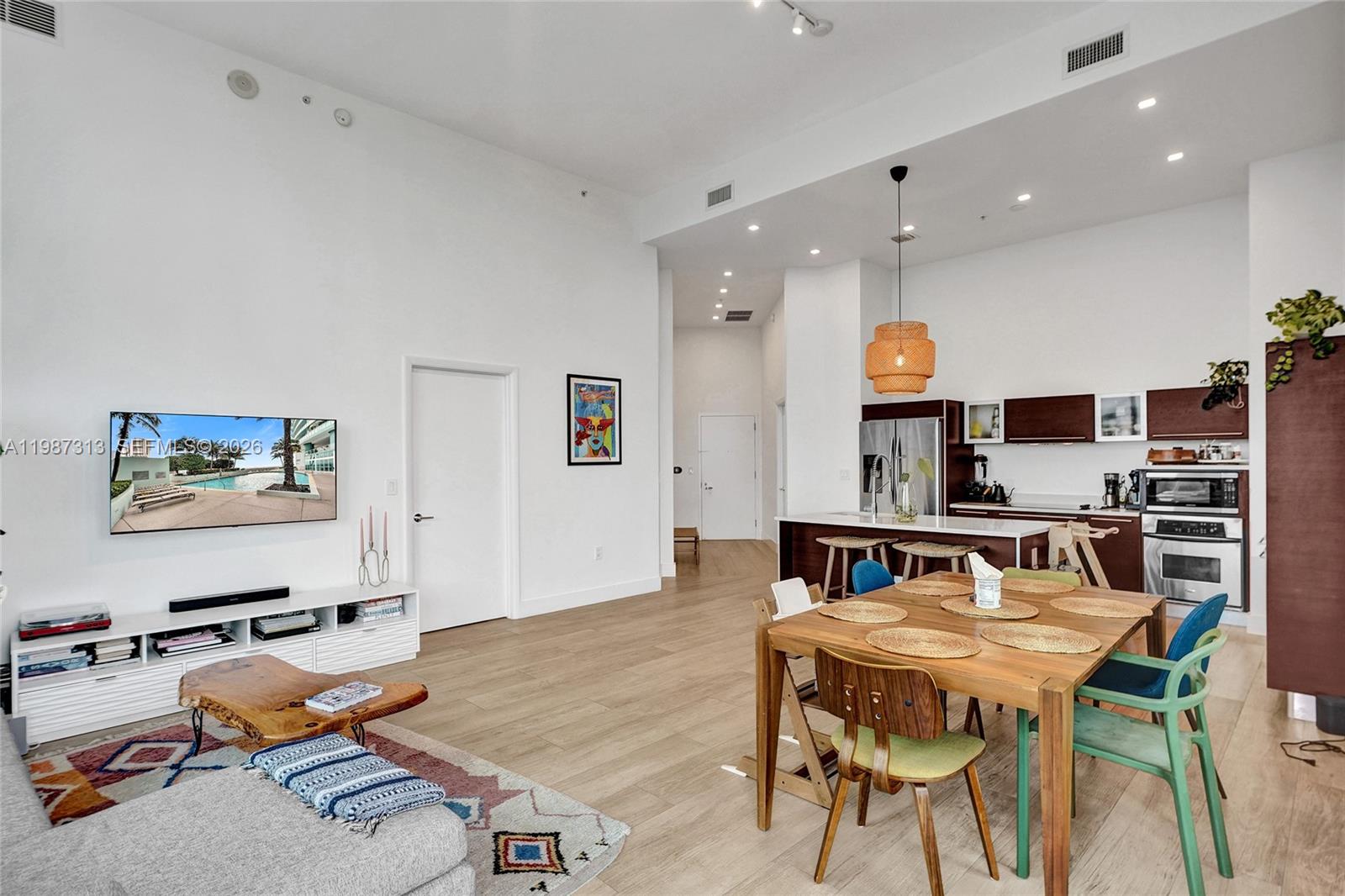 QUANTUM ON THE BAY CONDO - Residential