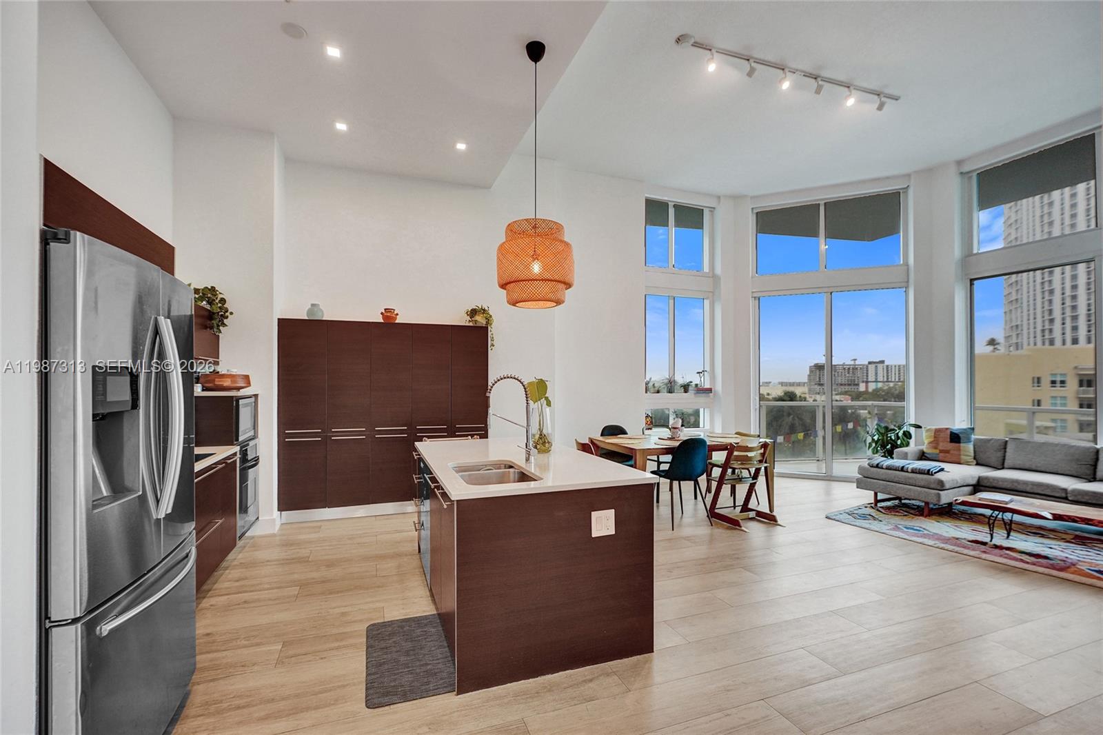 QUANTUM ON THE BAY CONDO - Residential