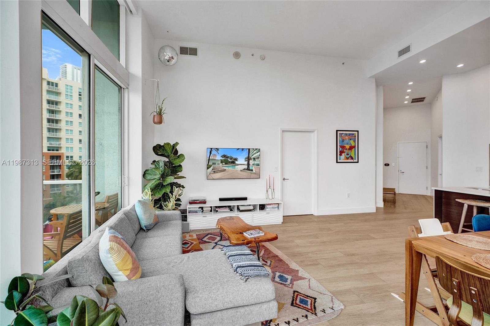 QUANTUM ON THE BAY CONDO - Residential