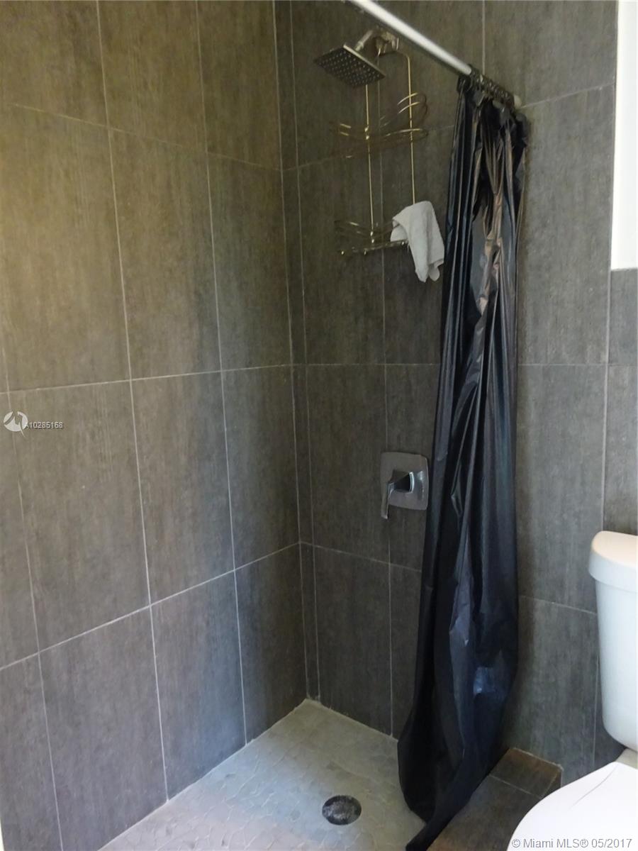 BEACH PLAZA - Residential Lease