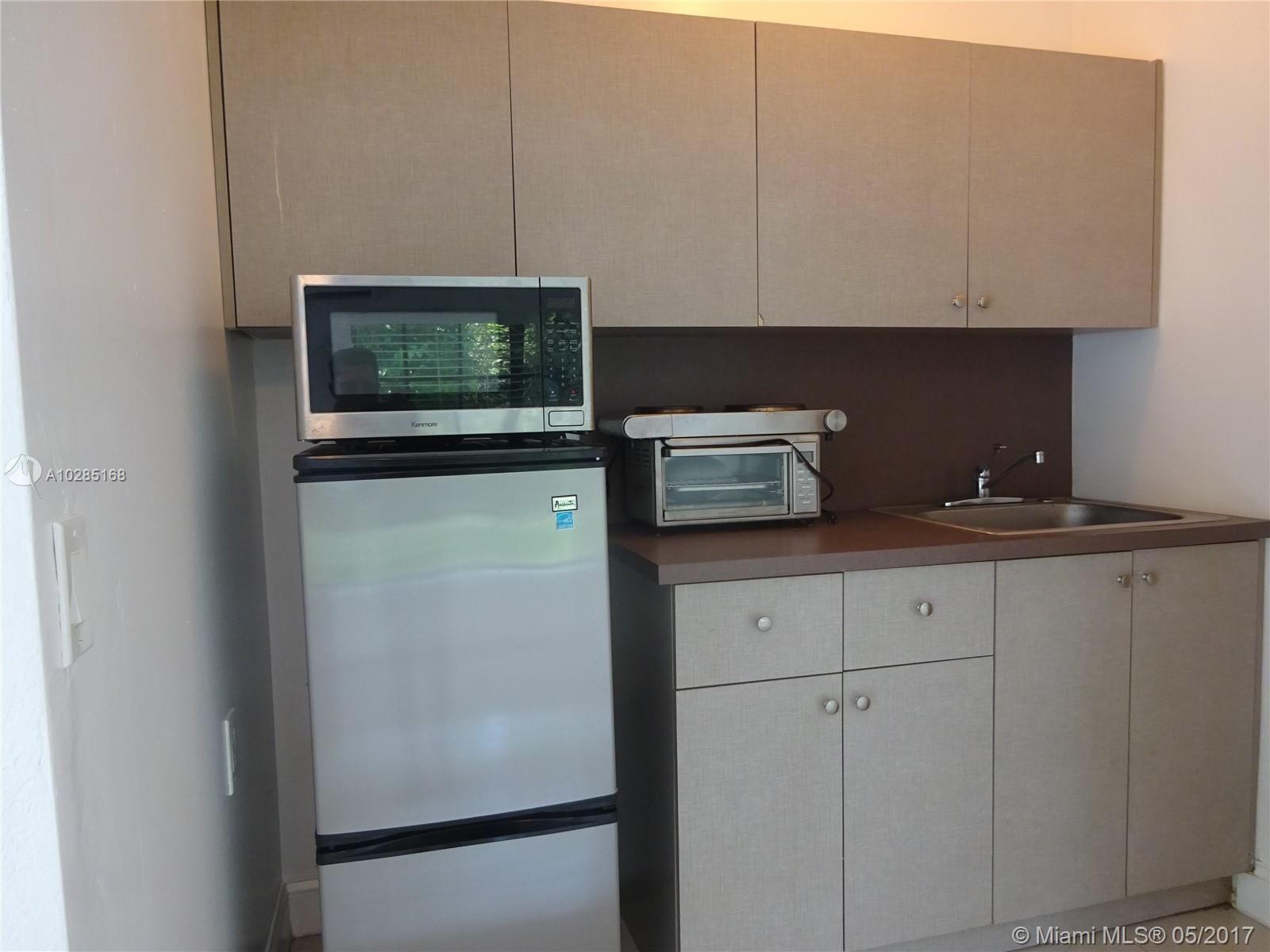 BEACH PLAZA - Residential Lease