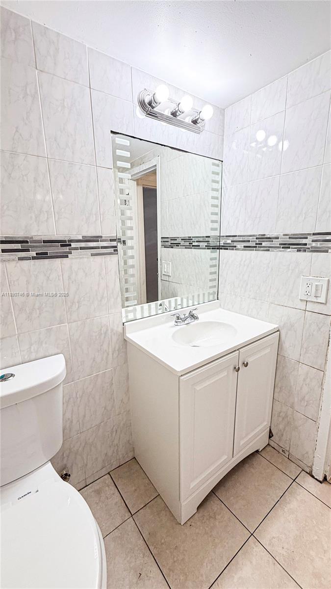 CONDADO REAL CONDO - Residential