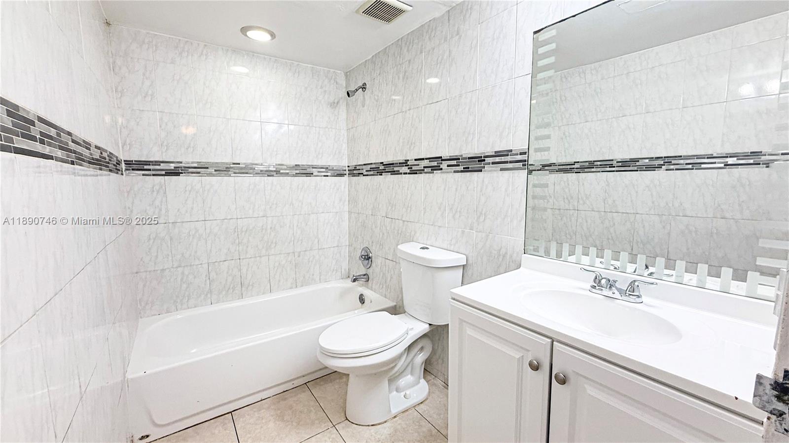 CONDADO REAL CONDO - Residential