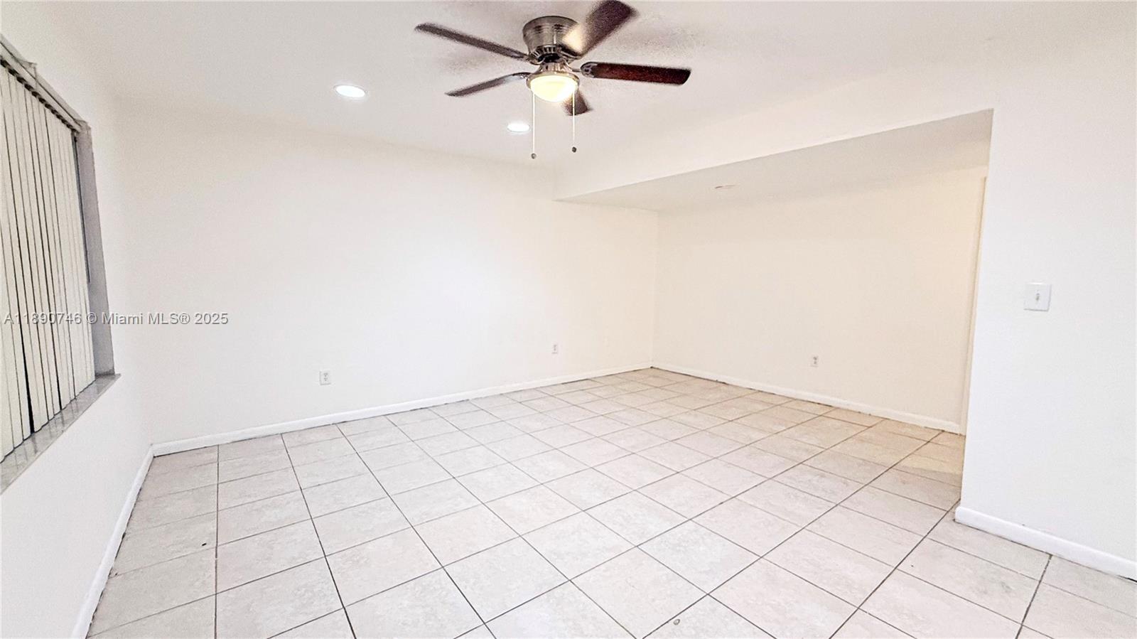 CONDADO REAL CONDO - Residential