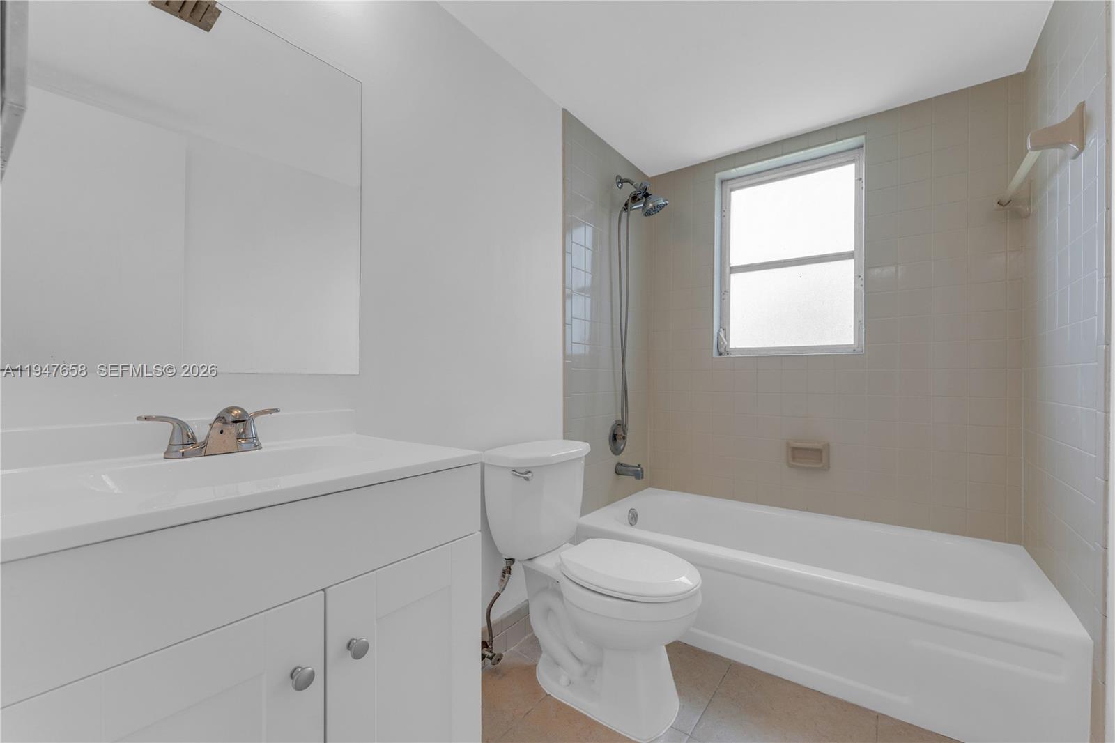 LAKESHORE AT UNIVERSITY P - Residential