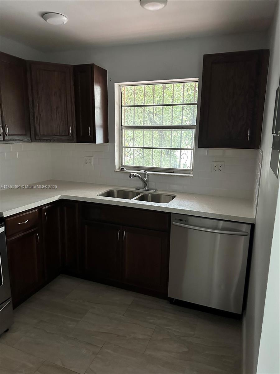 1111 NW 19th Ave 204