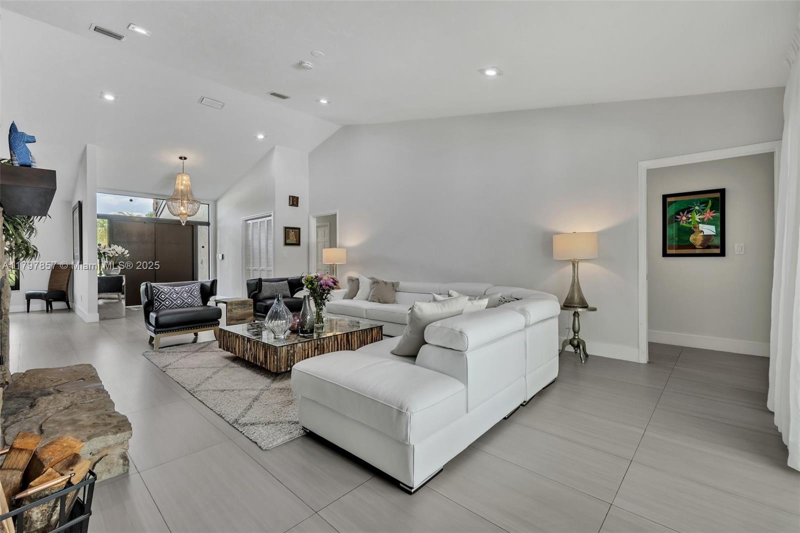 LAUREL OAKS EAST - Residential