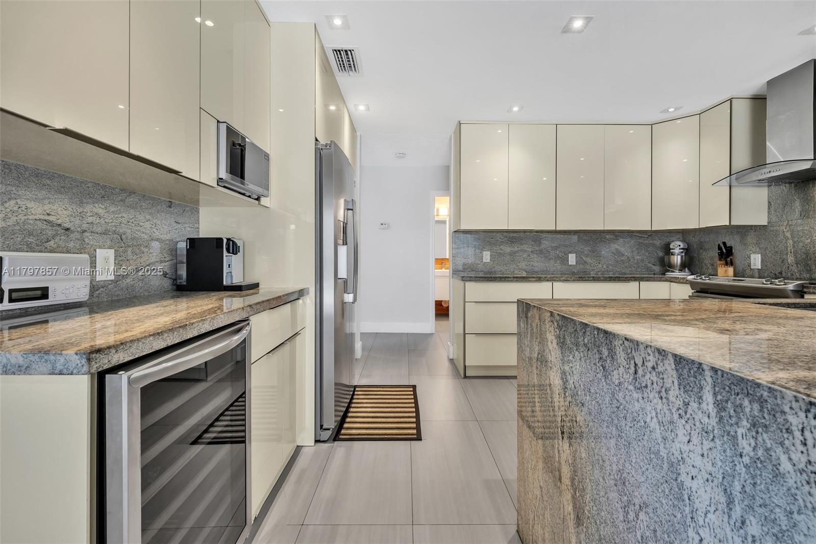 LAUREL OAKS EAST - Residential