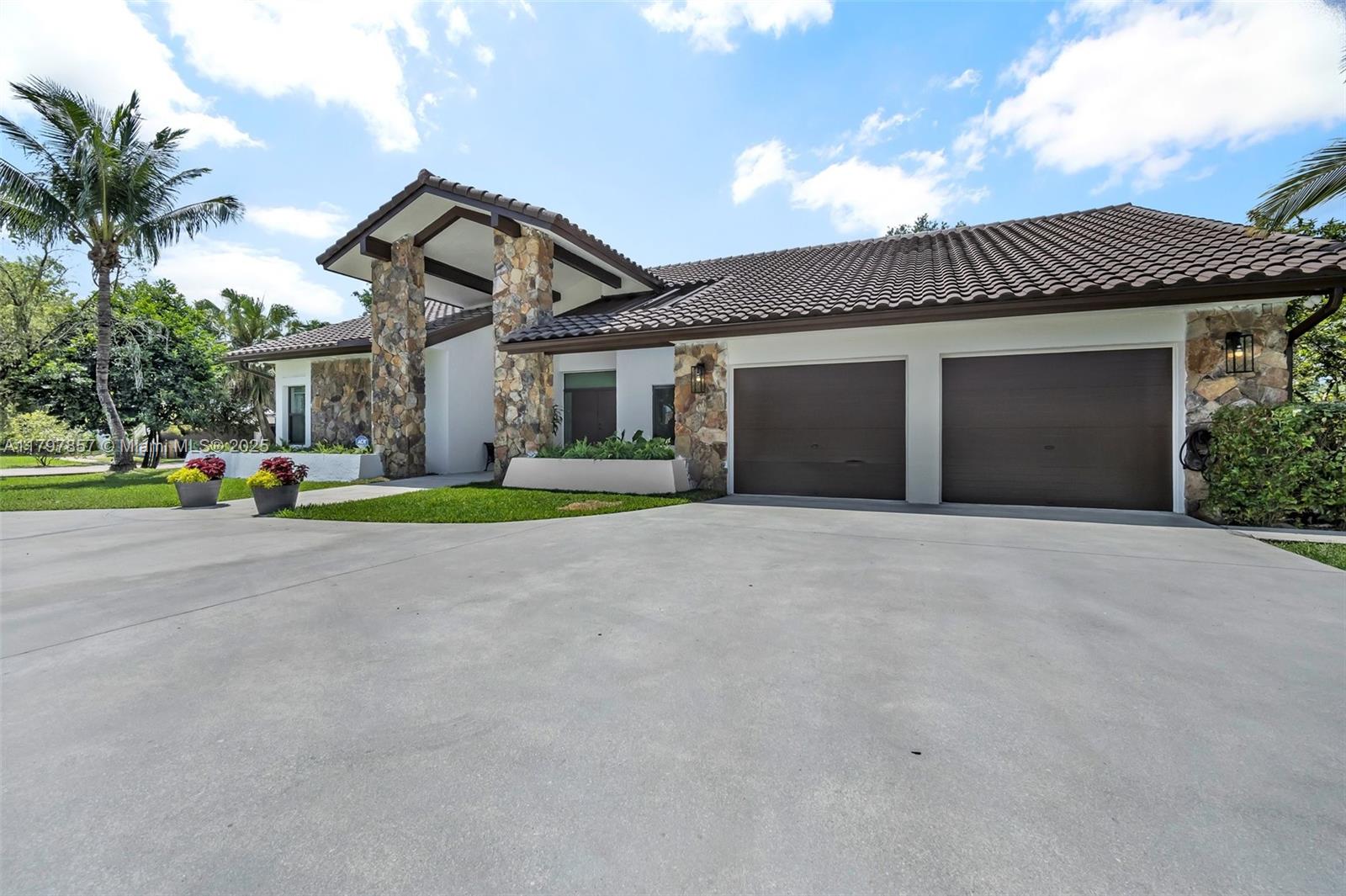 LAUREL OAKS EAST - Residential