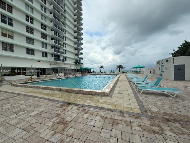 SEA AIR TOWERS CONDO - Residential Lease