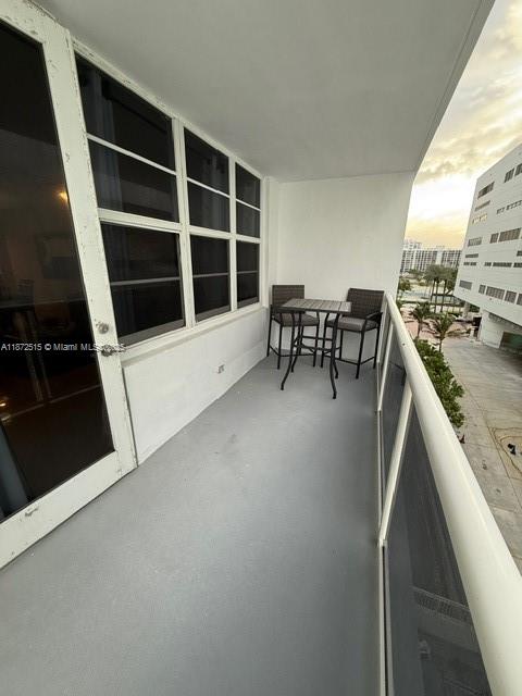 SEA AIR TOWERS CONDO - Residential Lease
