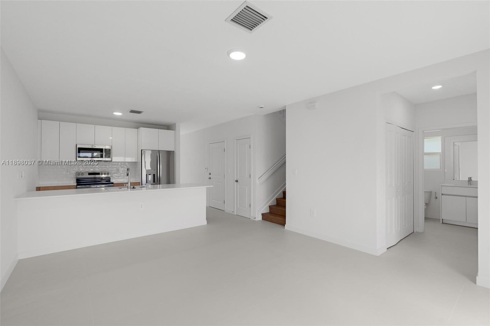 SUNRISE ESTATES - Residential