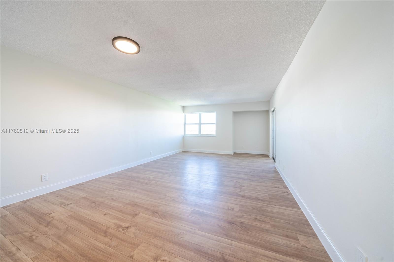 LAKES OF INVERRARY CONDO - Residential