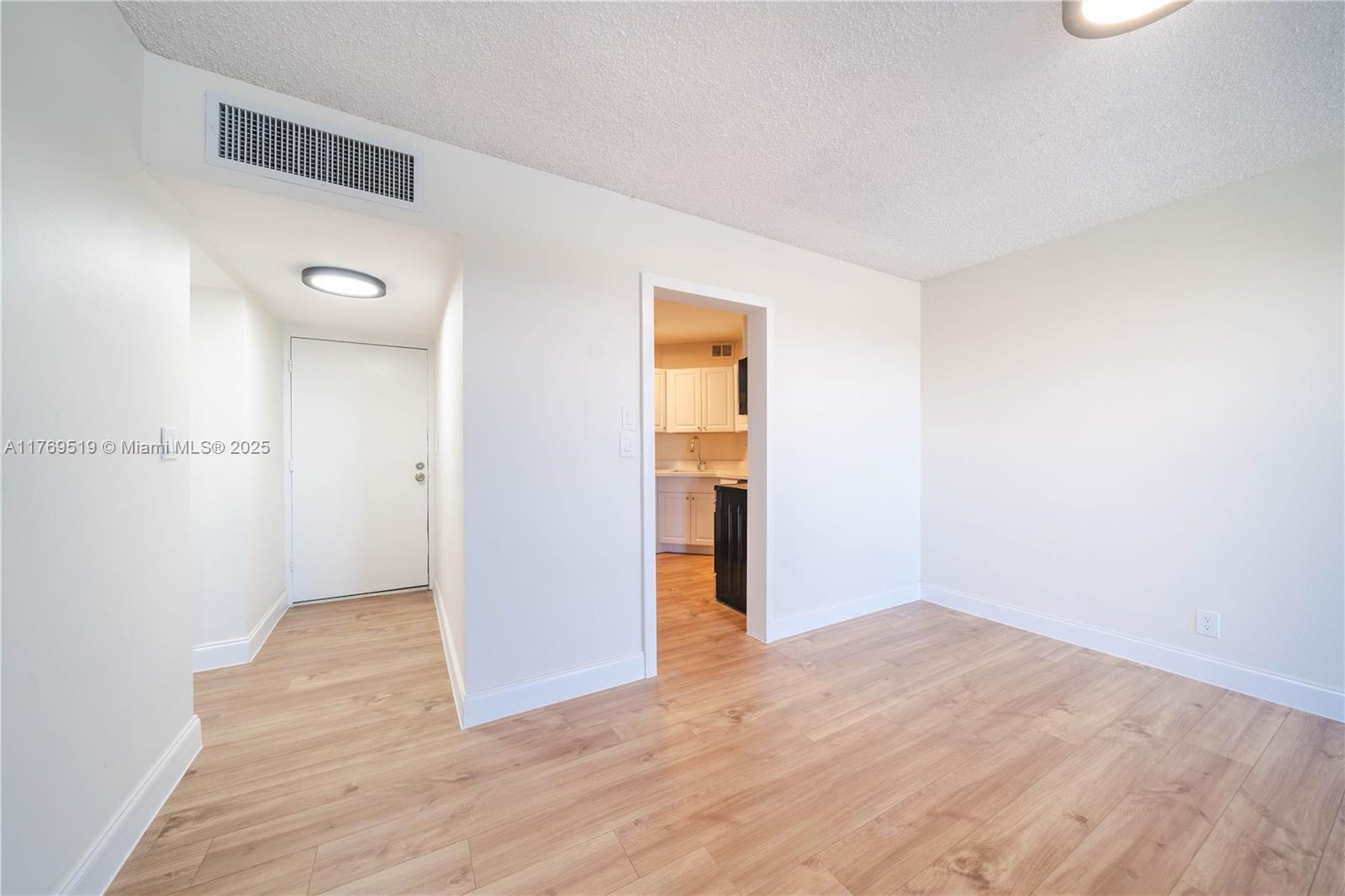 LAKES OF INVERRARY CONDO - Residential