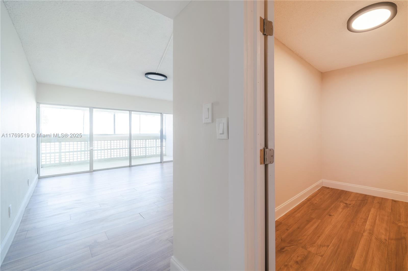 LAKES OF INVERRARY CONDO - Residential