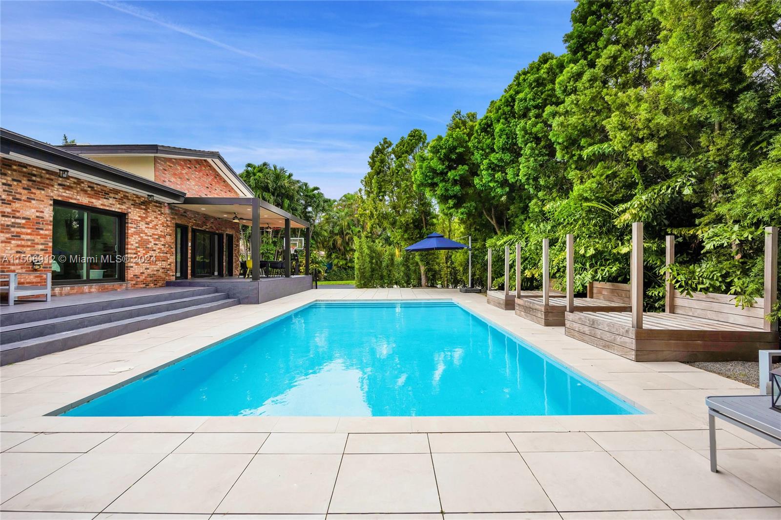 MIAMI SHORES SEC 2 - Residential