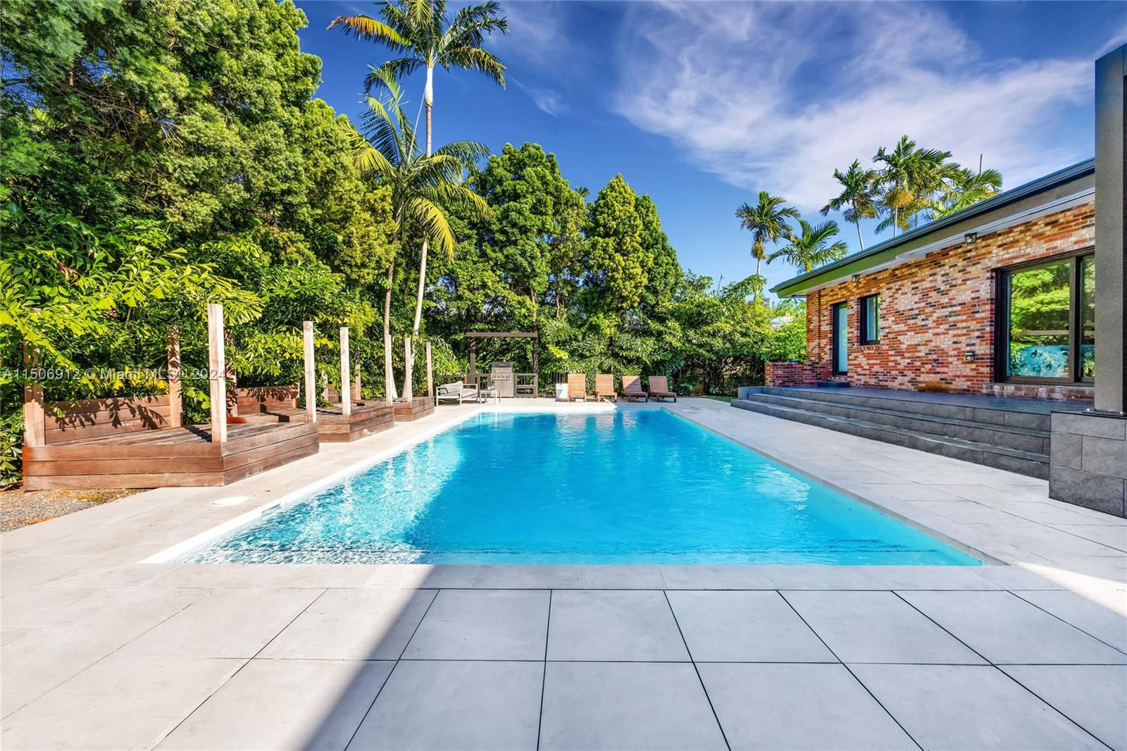 MIAMI SHORES SEC 2 - Residential