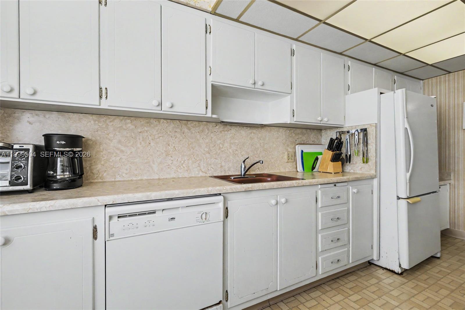 CLOISTER BEACH TOWERS - Residential