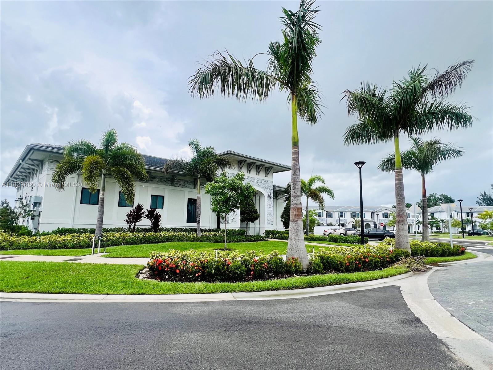 PINE ISLE PINE VISTA - Residential