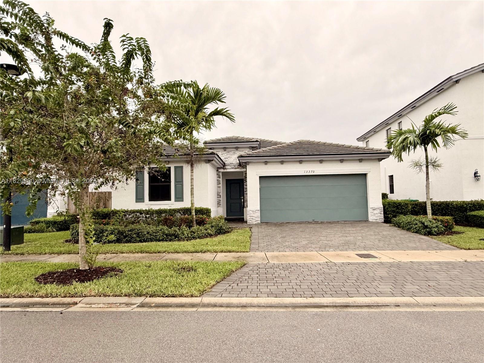 PINE ISLE PINE VISTA - Residential